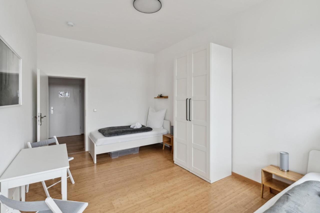 Apartment Fuer 13 Gaeste, 5 Schlafzimmer, 2 Baeder, 2 Loggia'S, Leipzig Zentrum Ost Экстерьер фото